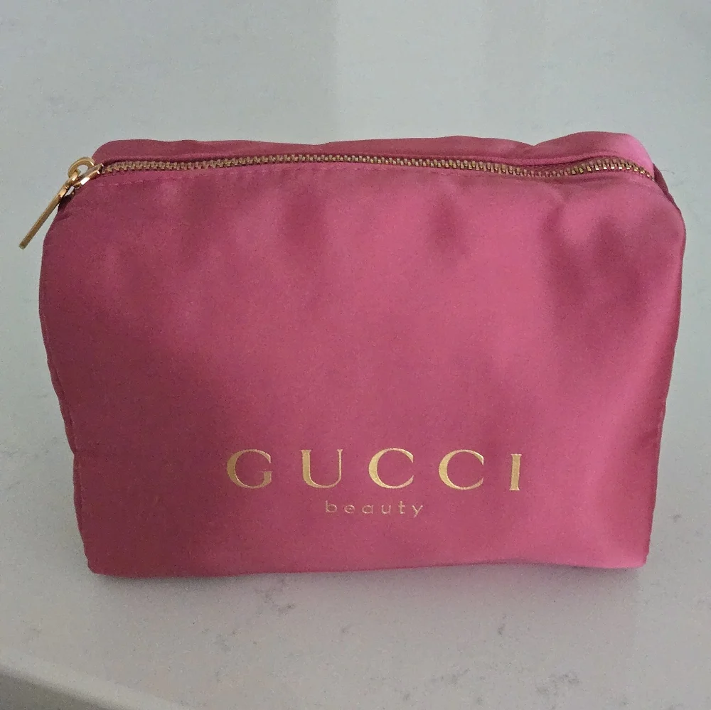 Brand New GUCCI Pouch Fuchsia Pink  Cosmetic Bag w/ Gold Accents Gucci Beauty